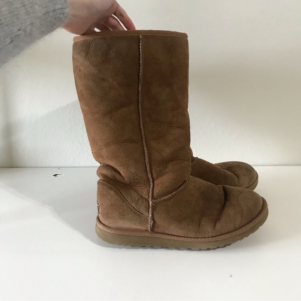 Ugg’s brown Sherpa size 9